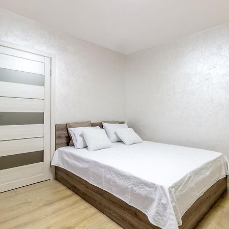 City Center VIP studio apartment Leopoli Esterno foto