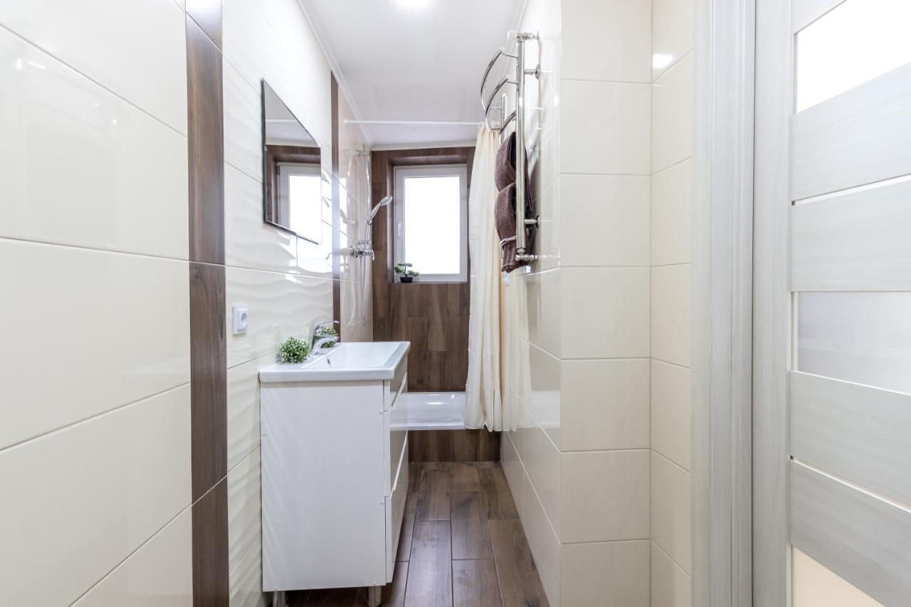 City Center VIP studio apartment Leopoli Esterno foto