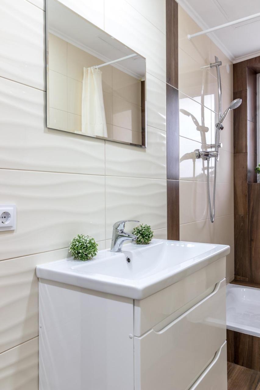 City Center VIP studio apartment Leopoli Esterno foto